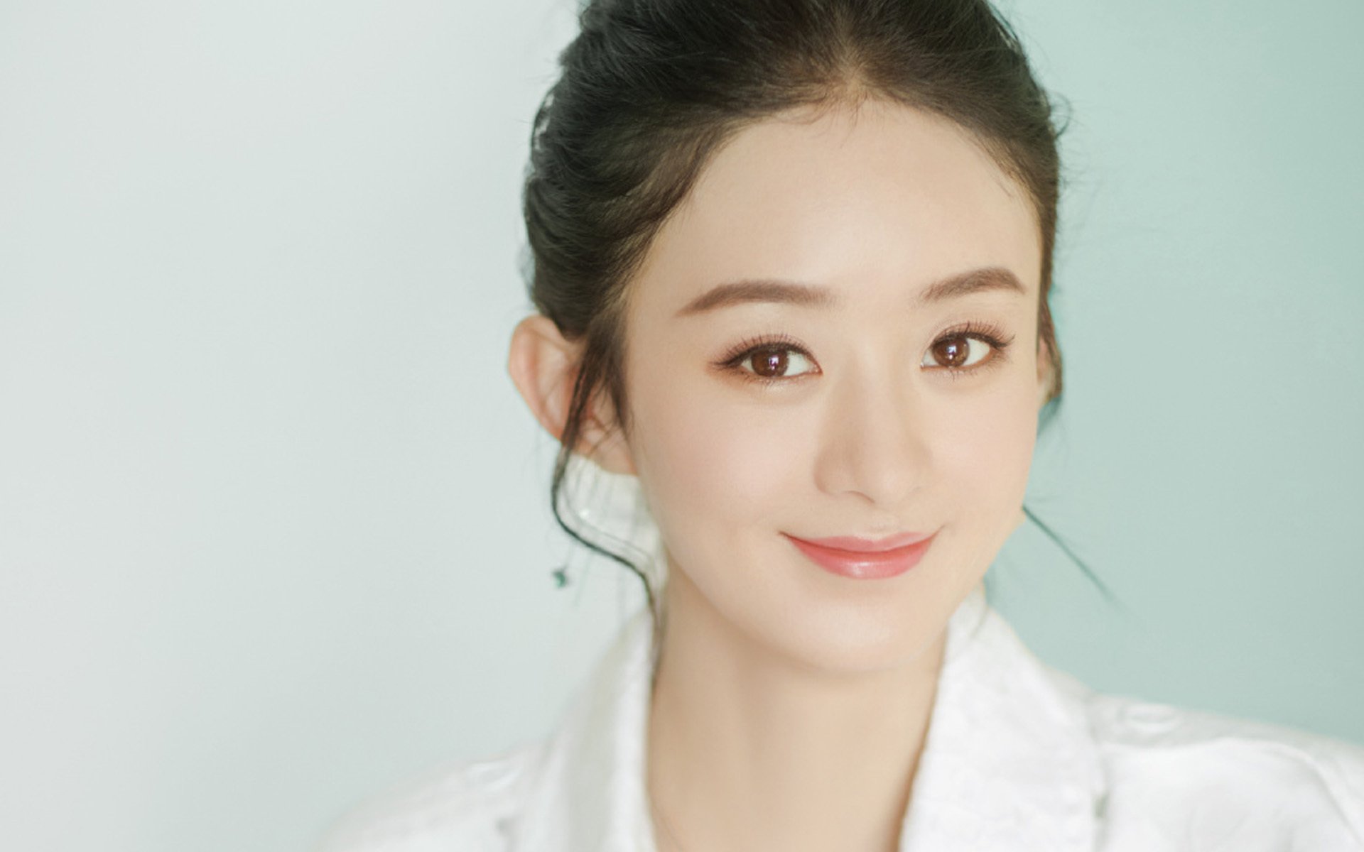 开云体育网页版入口-精彩足球对决中球员技术娴熟，表现神勇，足球对决图片