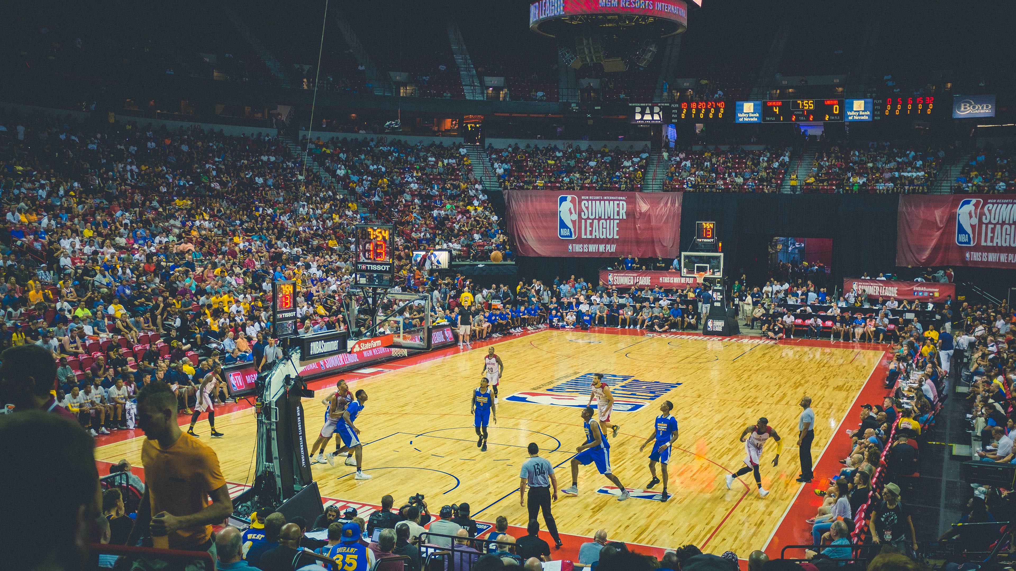 新赛季NBA薪资帽上涨，球员合同将迎来暴涨，nba难定下赛季工资帽,球队运作或大交易寻求减薪