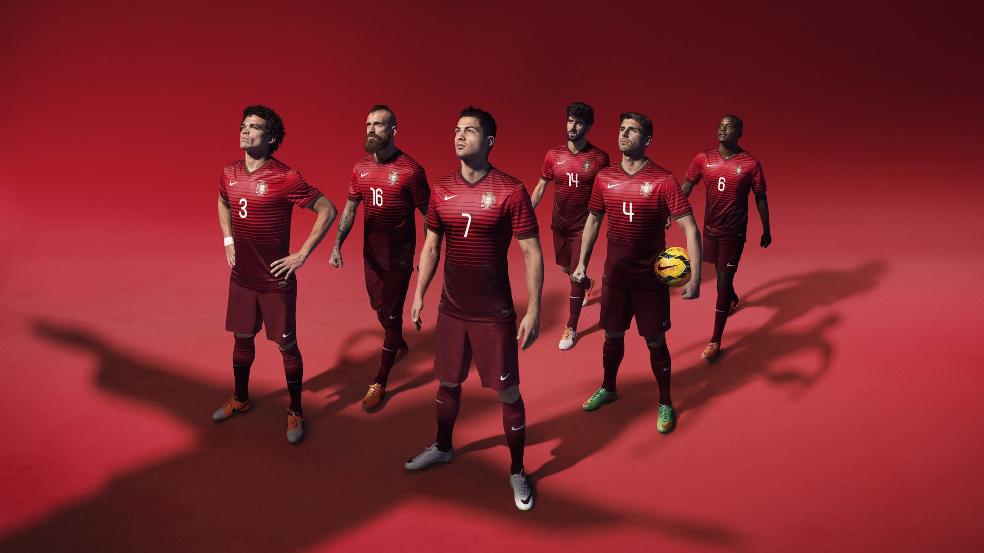 逆境中逆袭的“魔幻团队”:他们的传奇故事,魔幻队员